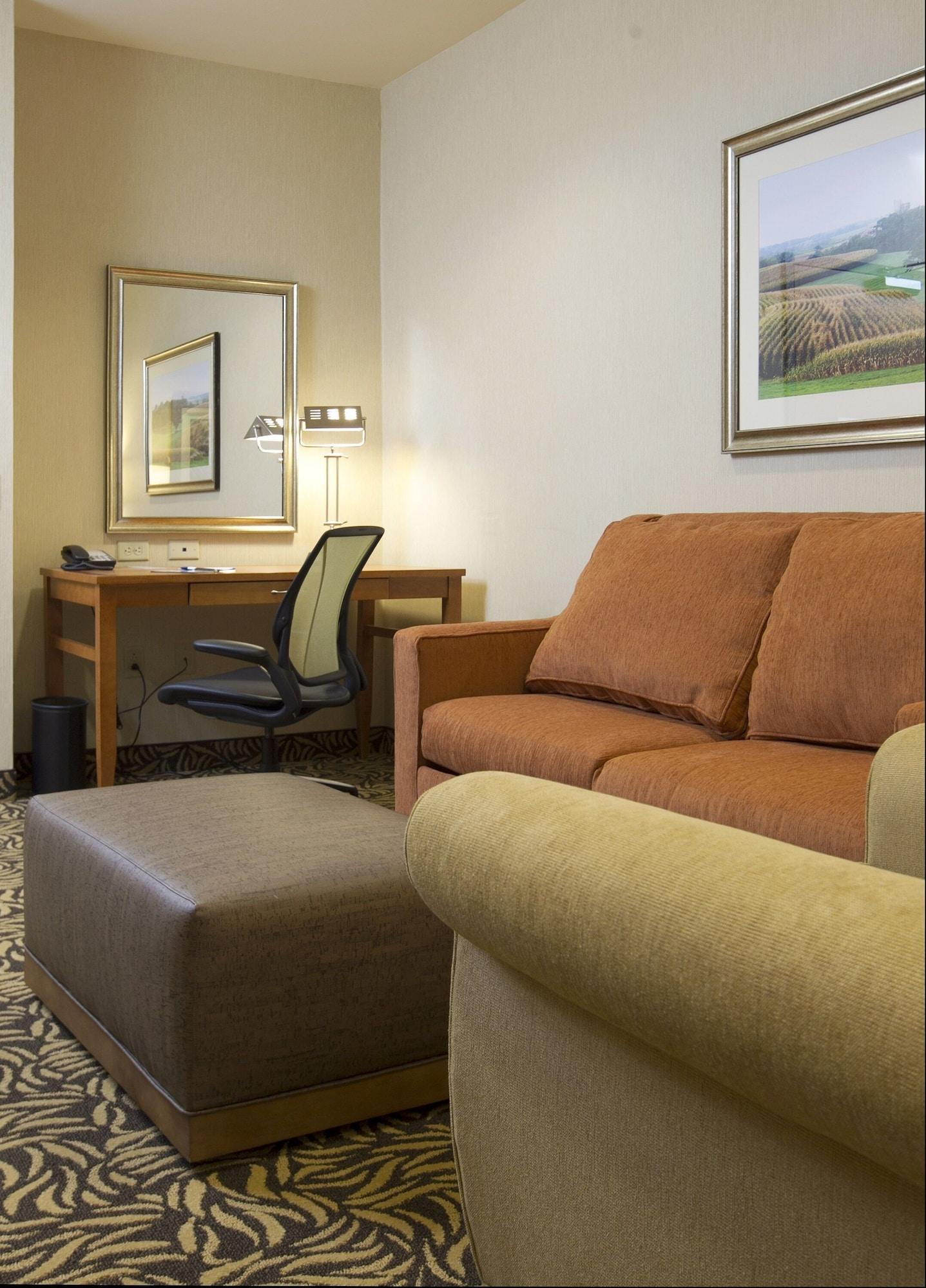 Hilton Garden Inn Cedar Falls Exteriör bild