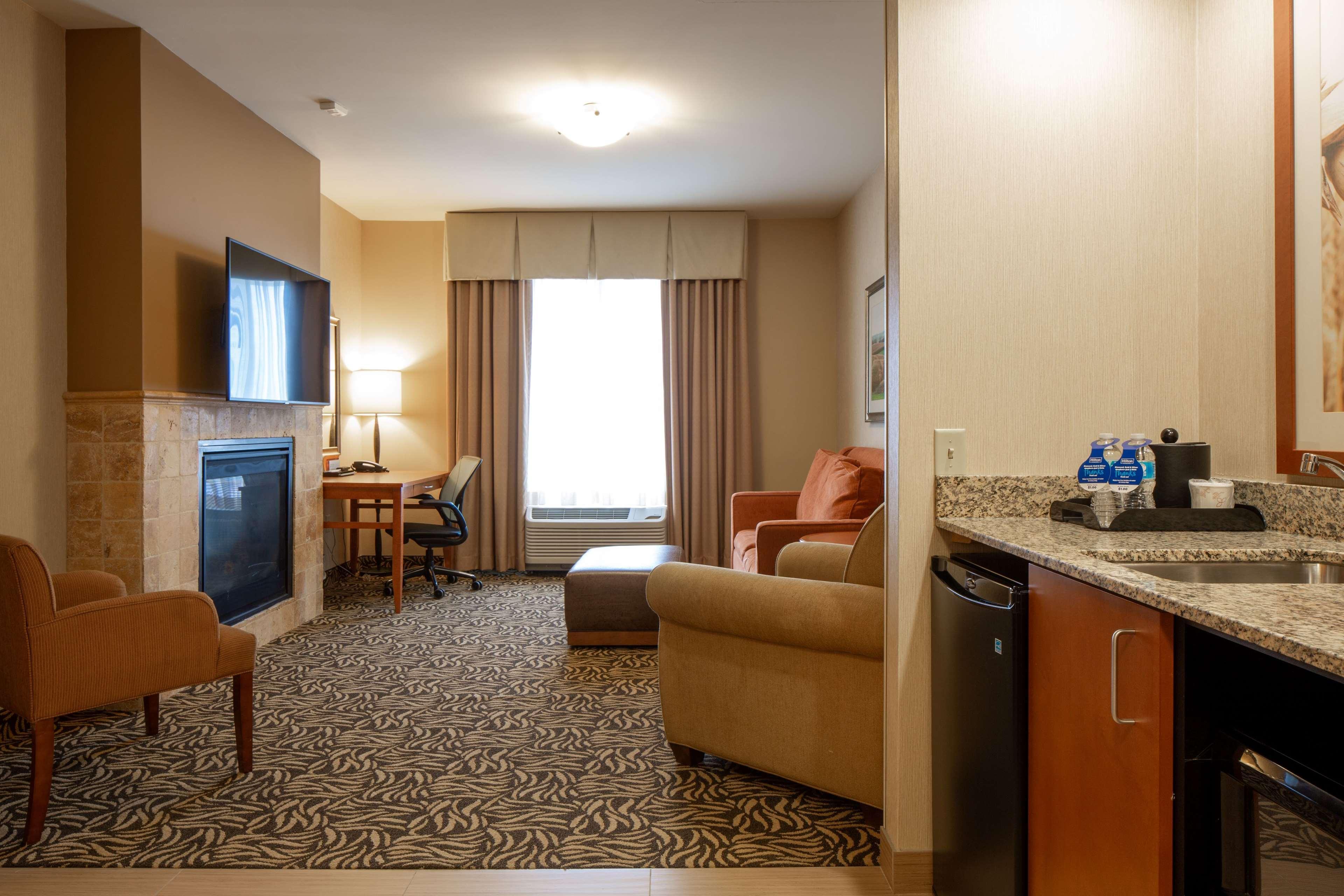 Hilton Garden Inn Cedar Falls Exteriör bild