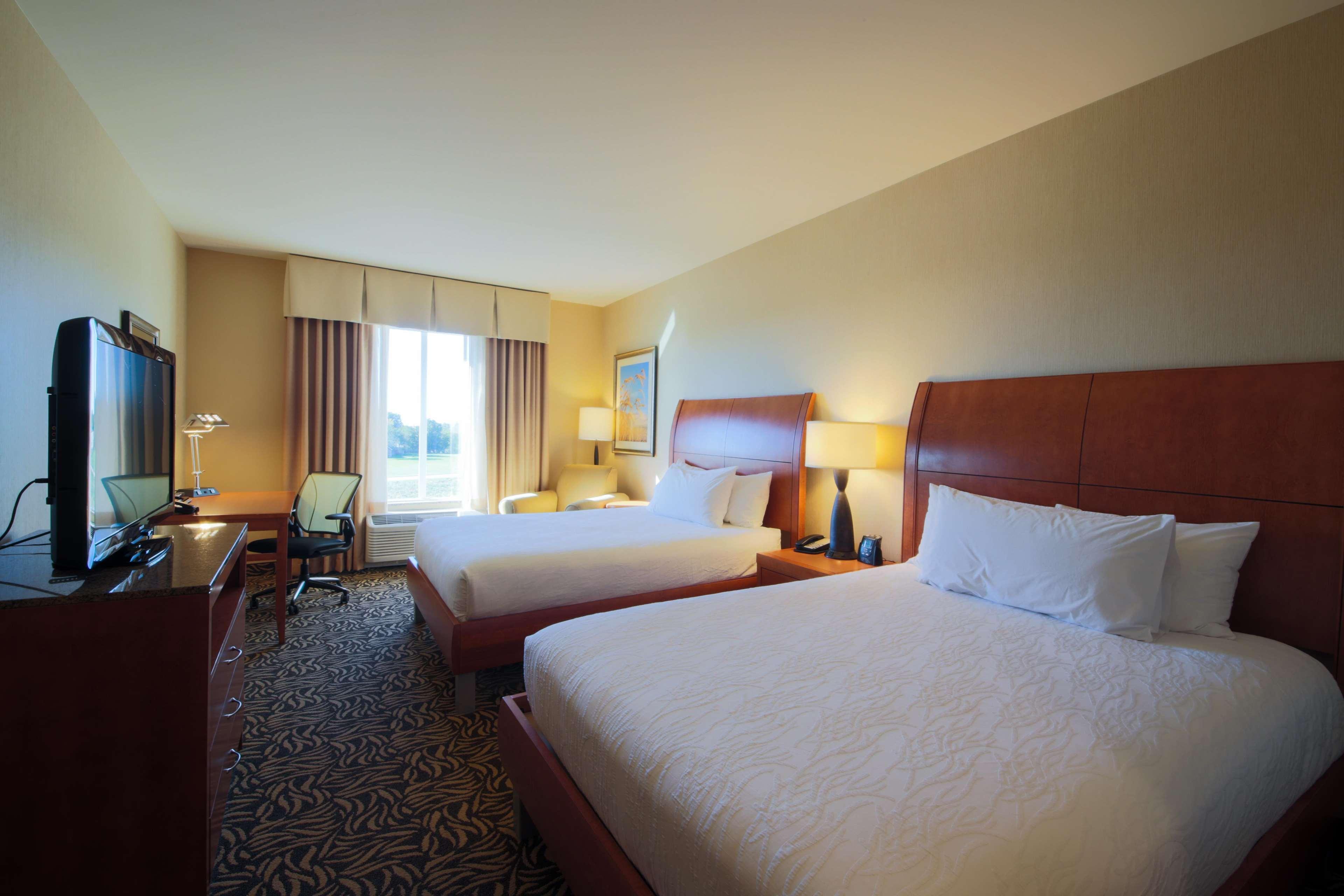 Hilton Garden Inn Cedar Falls Exteriör bild