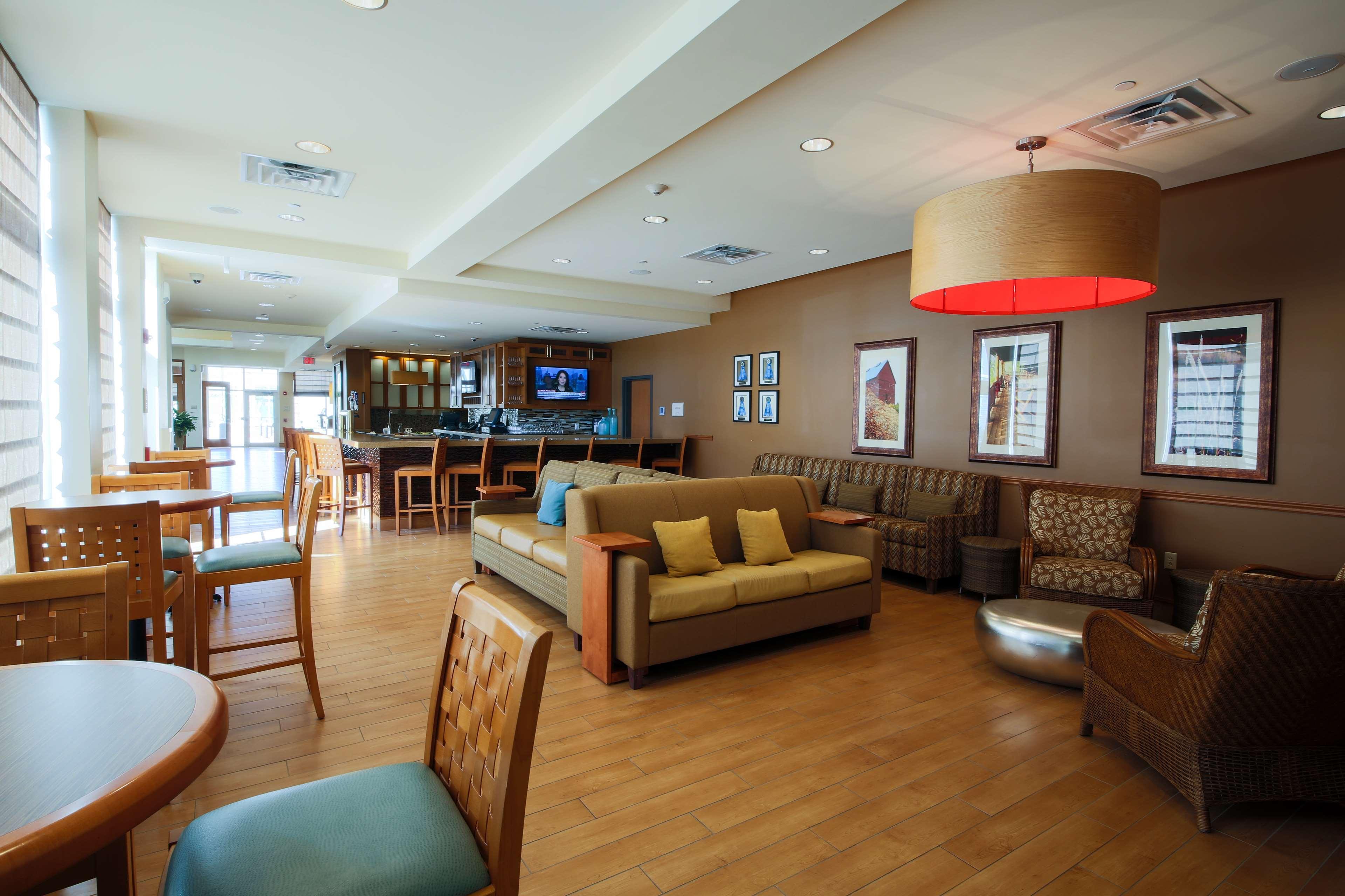 Hilton Garden Inn Cedar Falls Exteriör bild