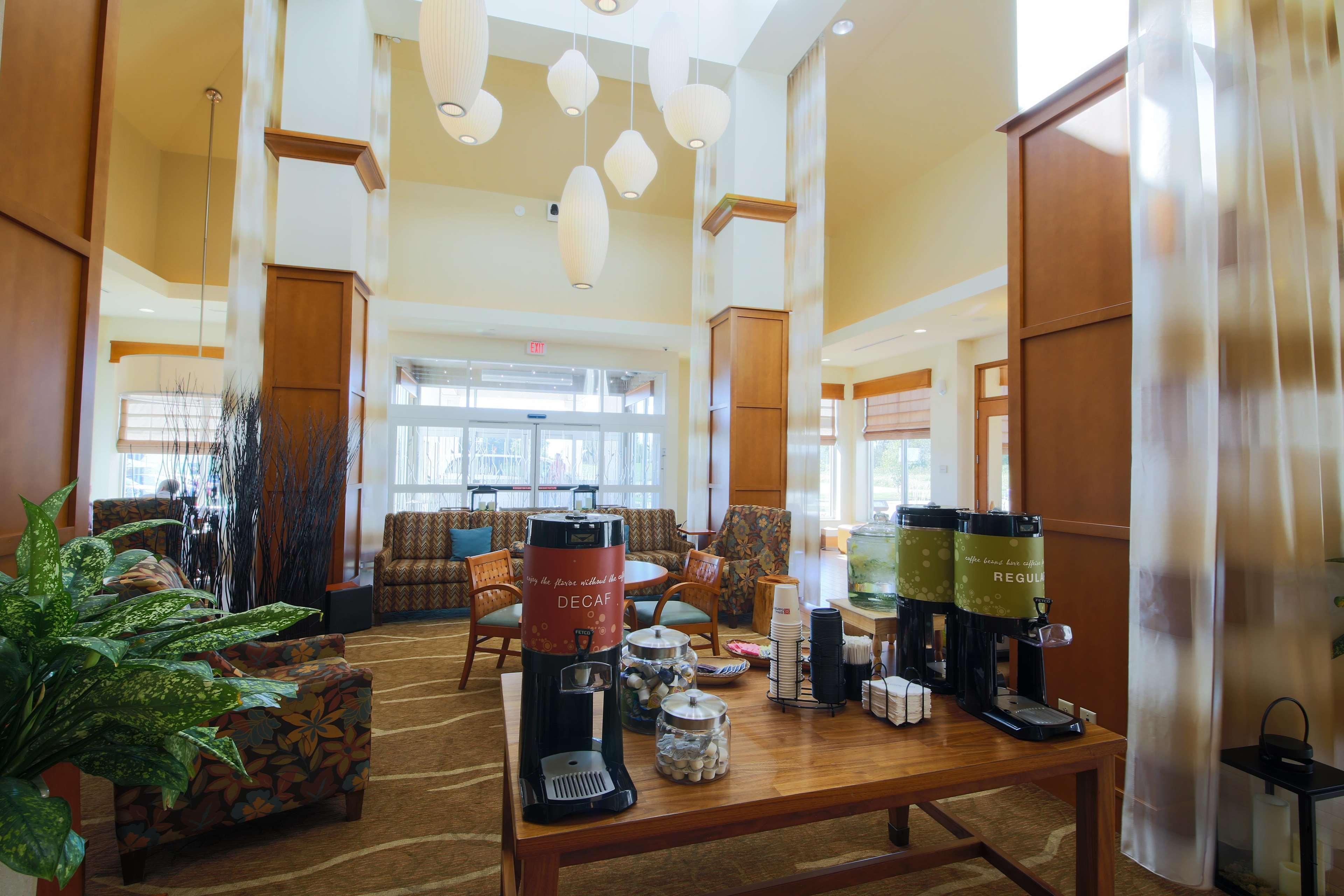 Hilton Garden Inn Cedar Falls Exteriör bild