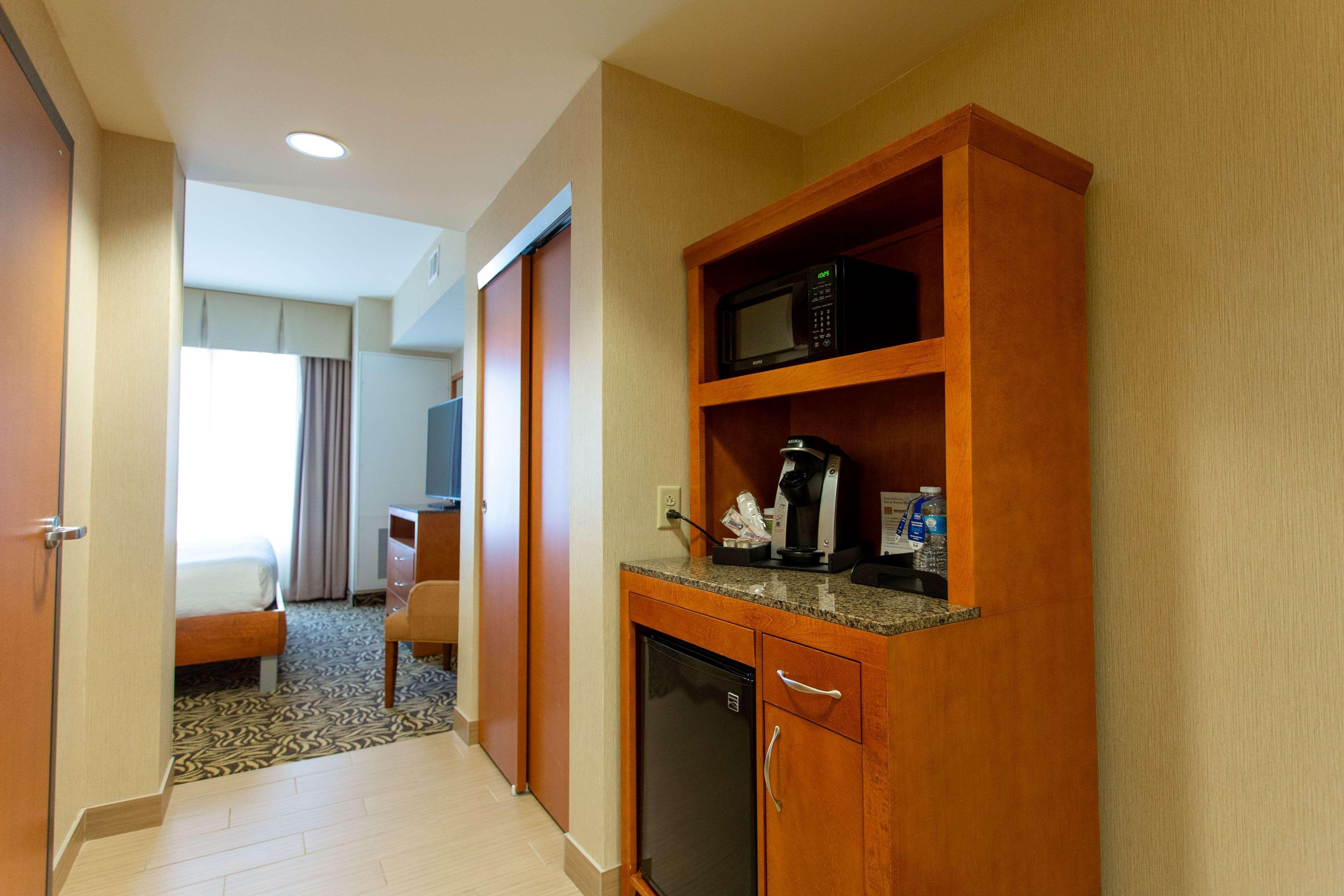 Hilton Garden Inn Cedar Falls Exteriör bild