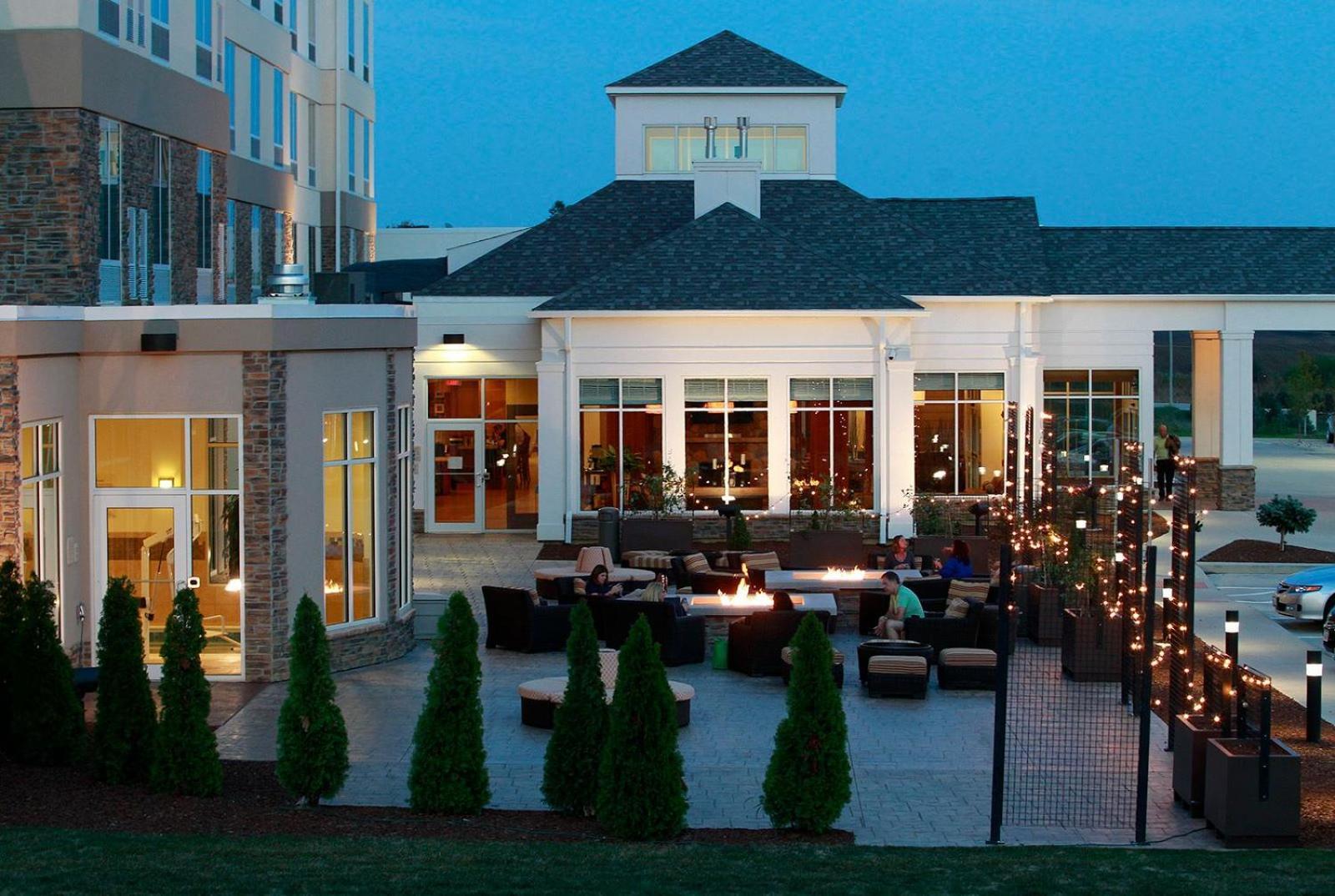 Hilton Garden Inn Cedar Falls Exteriör bild