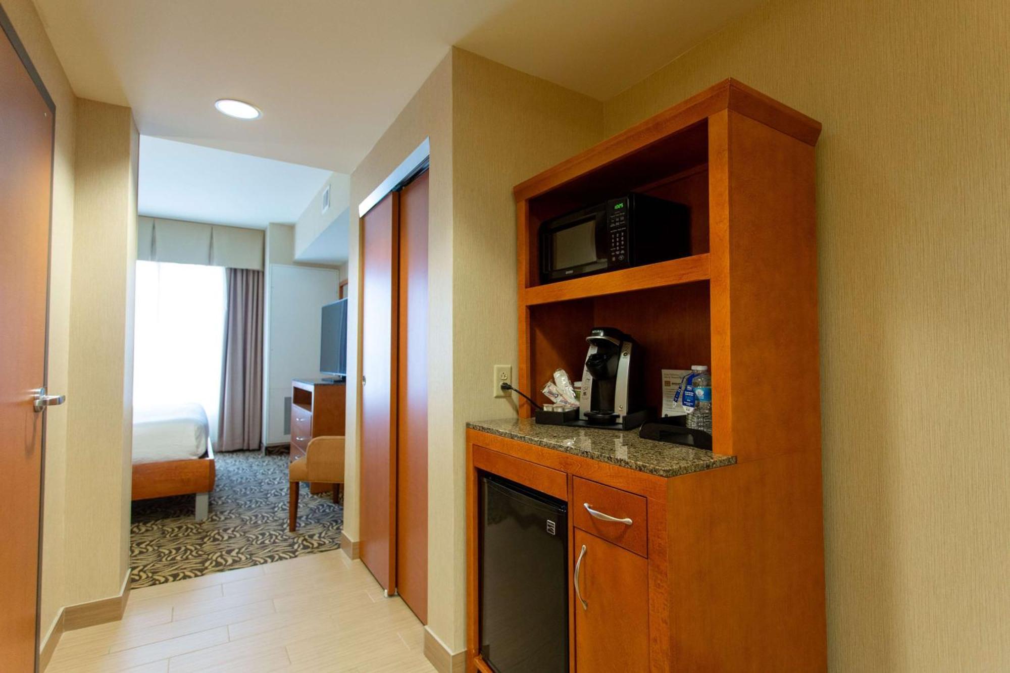Hilton Garden Inn Cedar Falls Exteriör bild