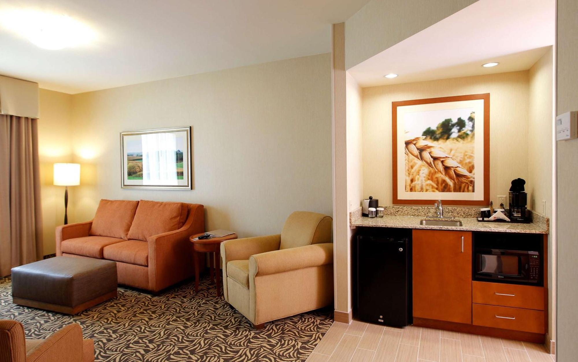 Hilton Garden Inn Cedar Falls Exteriör bild