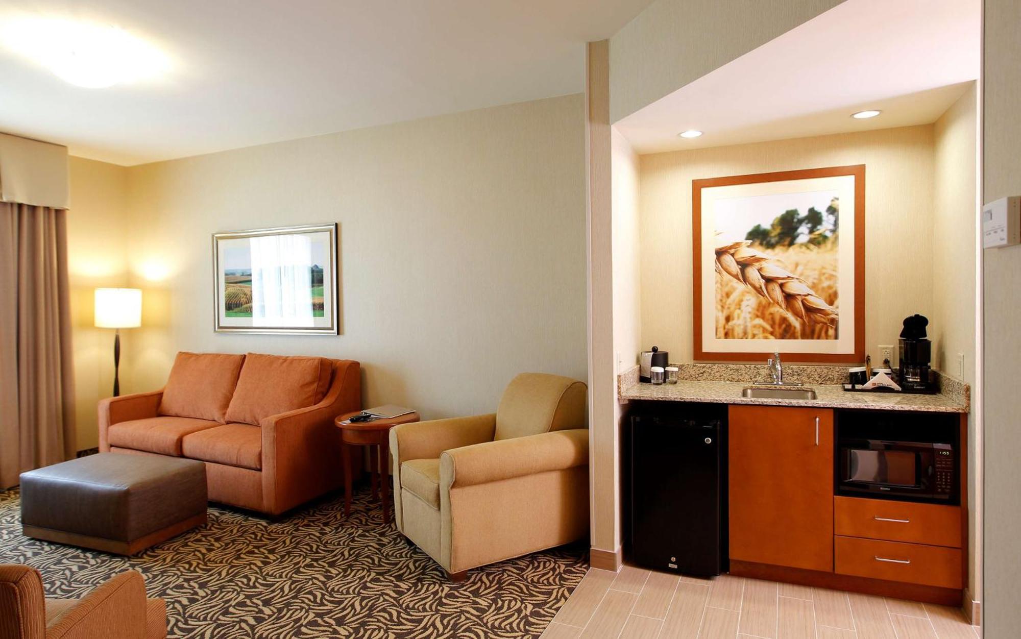 Hilton Garden Inn Cedar Falls Exteriör bild
