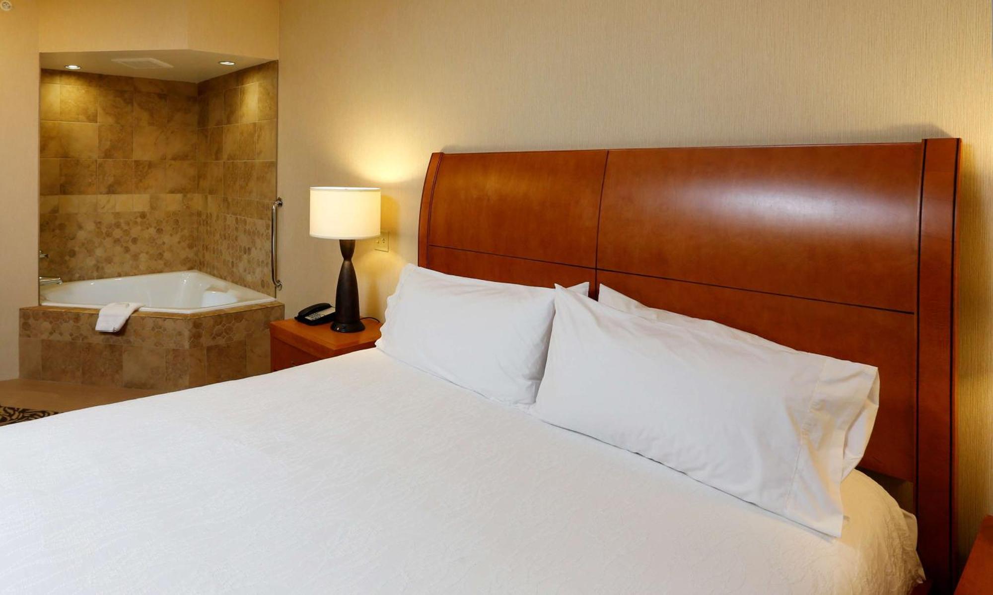 Hilton Garden Inn Cedar Falls Exteriör bild