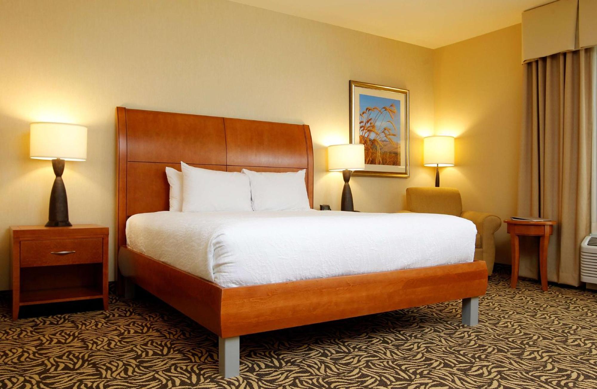 Hilton Garden Inn Cedar Falls Exteriör bild