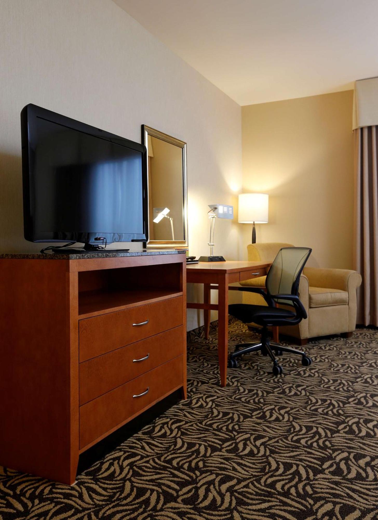 Hilton Garden Inn Cedar Falls Exteriör bild
