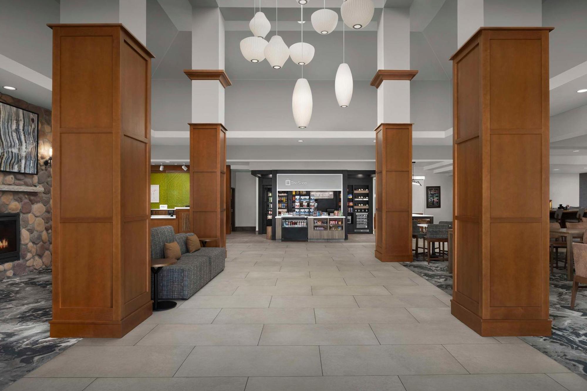 Hilton Garden Inn Cedar Falls Exteriör bild
